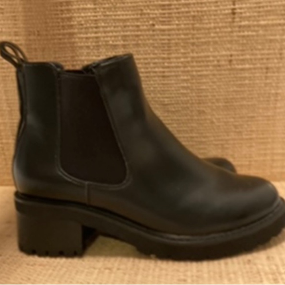 Lane Bryant Black Chunky Heel Chelsea Ankle Boots